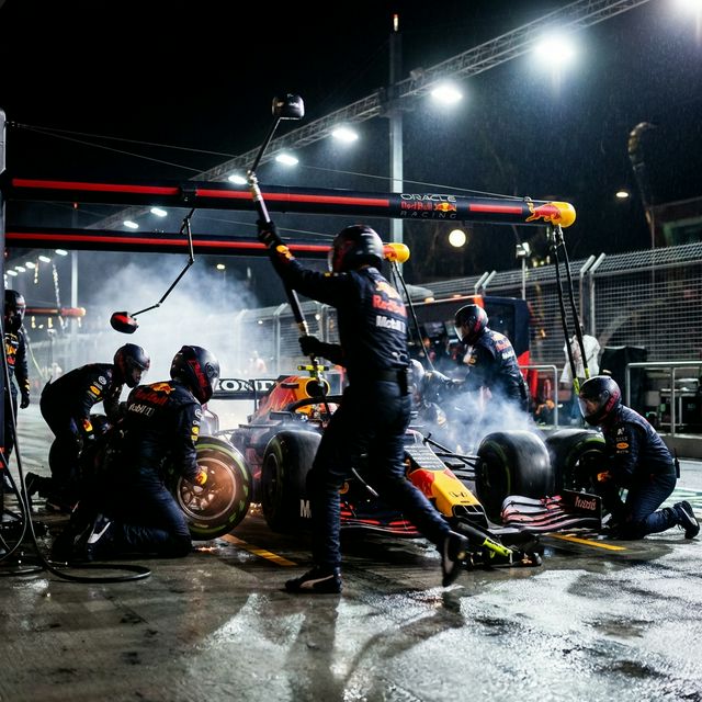 F1 pit stop action